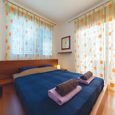 10 In Apartment Coral Bay